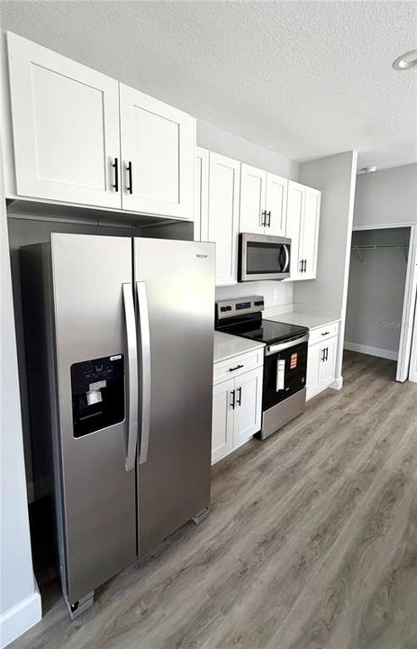 На продажу: $339,900 (4 спален, 2 ванн, 1636 Квадратных фут)