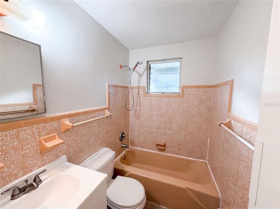 На продажу: $219,000 (3 спален, 2 ванн, 1194 Квадратных фут)