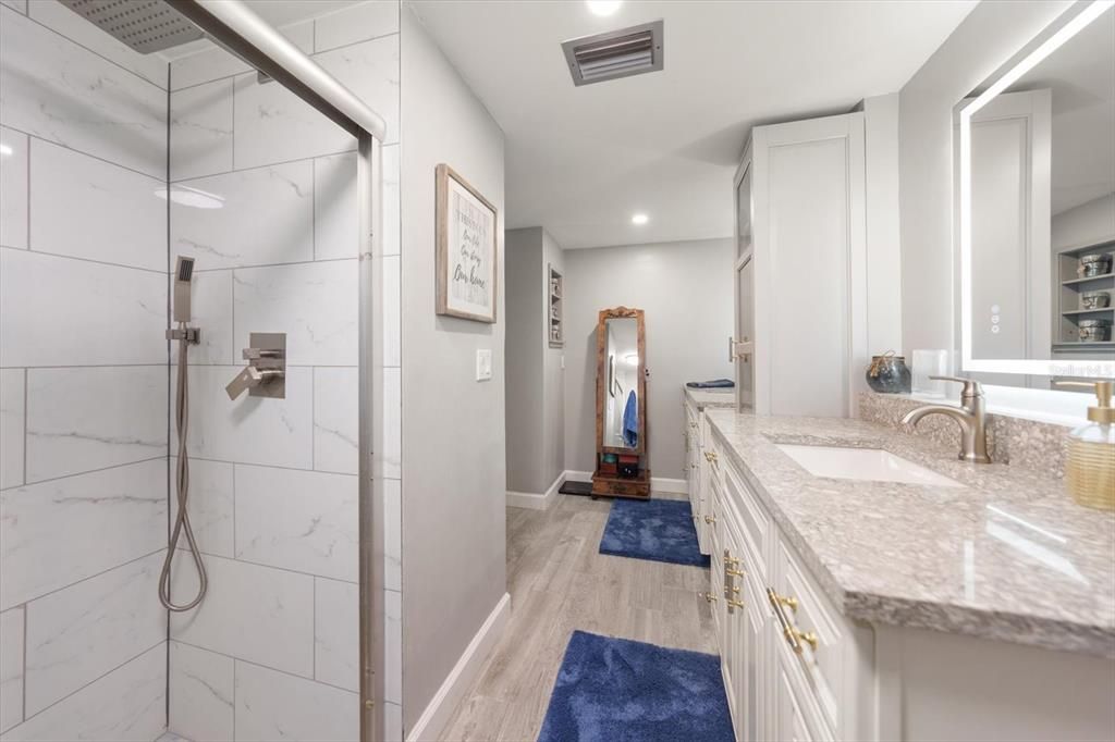 En Venta: $850,000 (4 camas, 3 baños, 2629 Pies cuadrados)