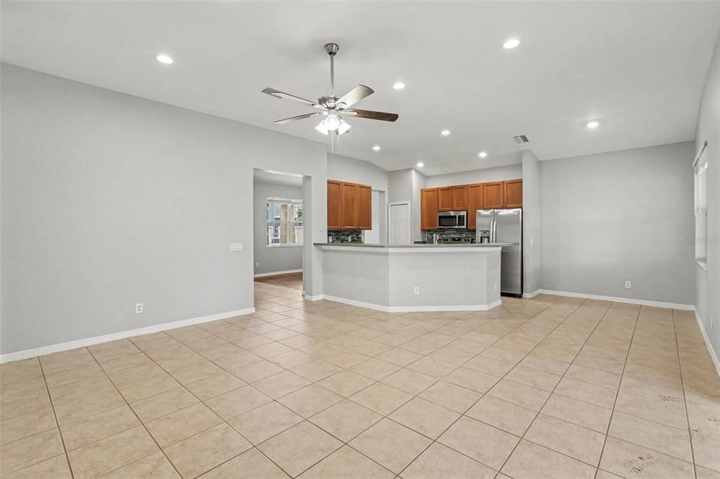 En Venta: $324,900 (4 camas, 2 baños, 1802 Pies cuadrados)