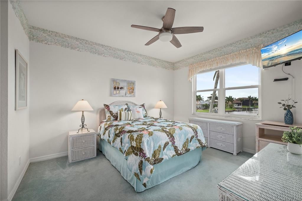 For Sale: $319,000 (3 beds, 2 baths, 1517 Square Feet)
