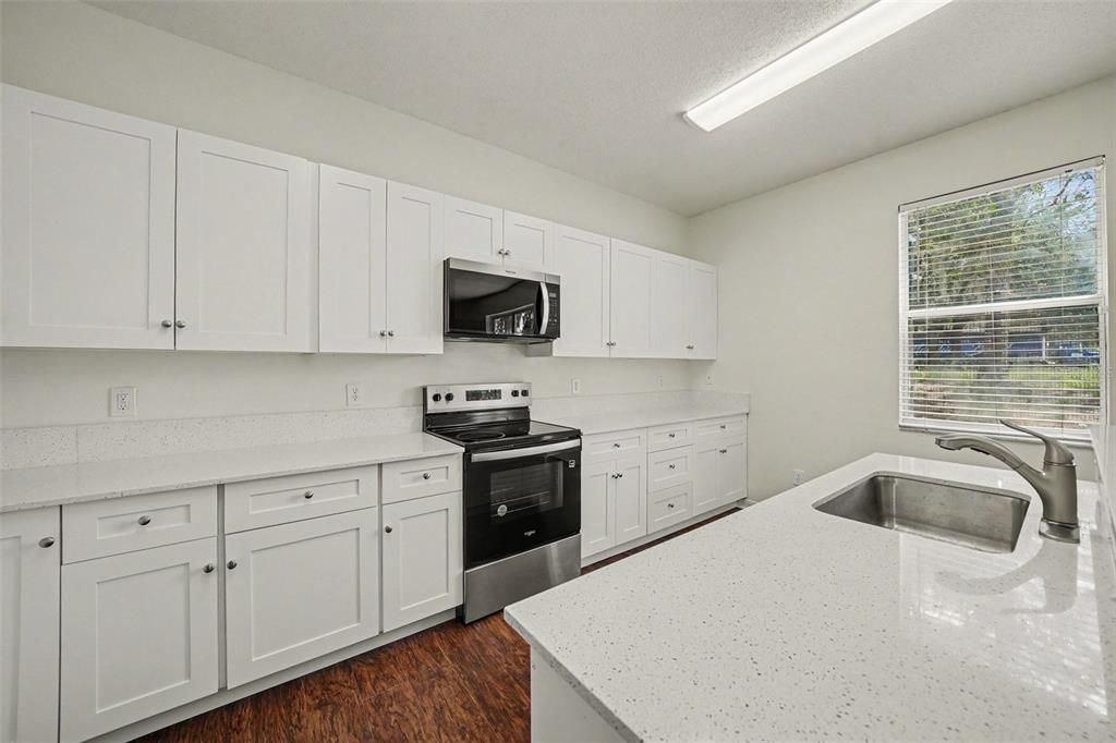 For Sale: $444,900 (5 beds, 2 baths, 3042 Square Feet)