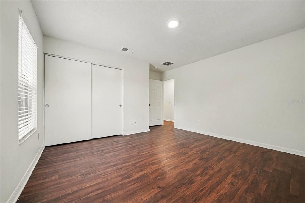 For Sale: $444,900 (5 beds, 2 baths, 3042 Square Feet)