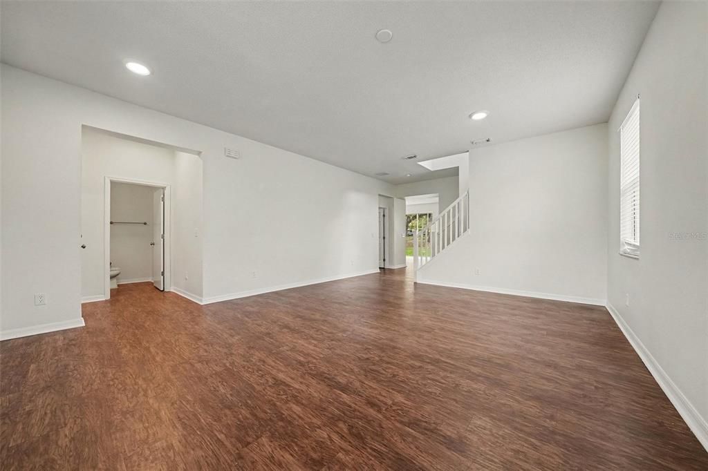 For Sale: $444,900 (5 beds, 2 baths, 3042 Square Feet)