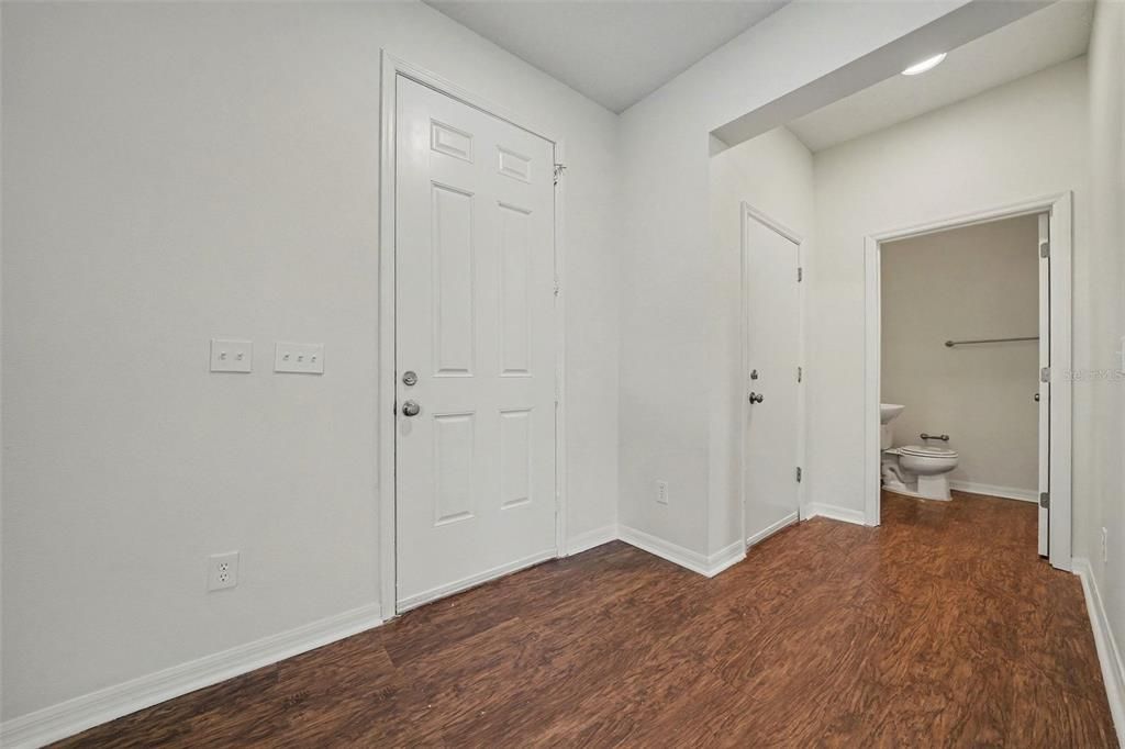For Sale: $444,900 (5 beds, 2 baths, 3042 Square Feet)