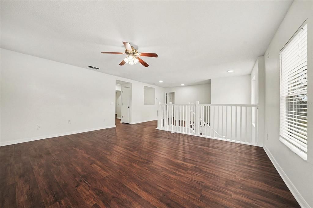 For Sale: $444,900 (5 beds, 2 baths, 3042 Square Feet)