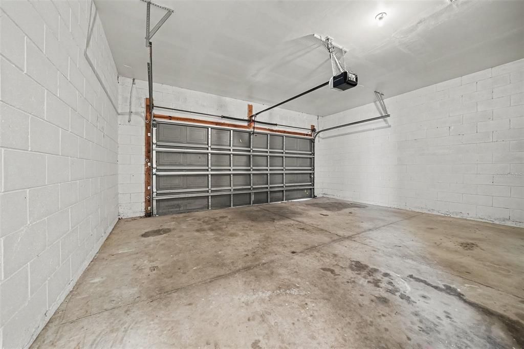For Sale: $444,900 (5 beds, 2 baths, 3042 Square Feet)