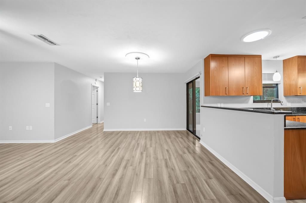 En Renta: $2,600 (4 camas, 2 baños, 2080 Pies cuadrados)