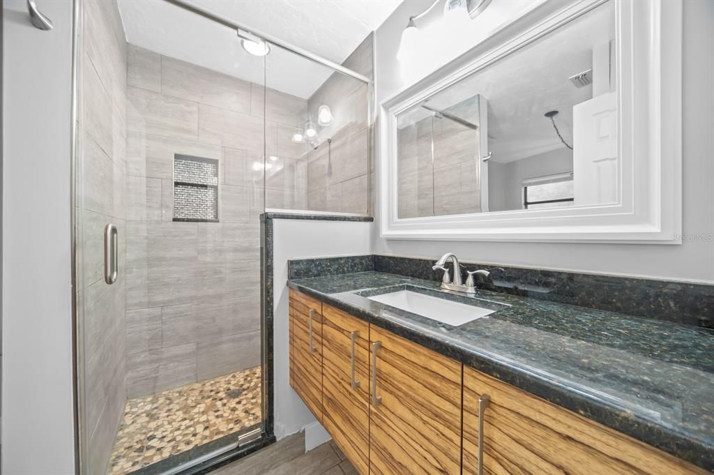 En Renta: $2,600 (4 camas, 2 baños, 2080 Pies cuadrados)