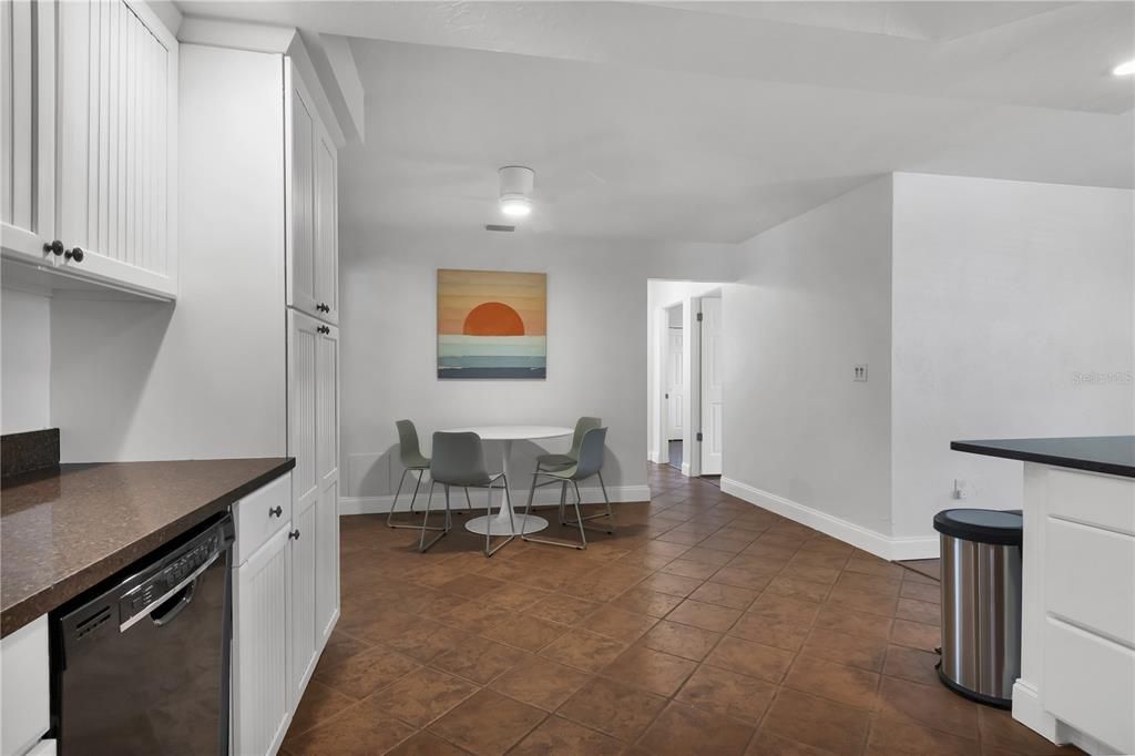 В аренду: $4,400 (4 спален, 2 ванн, 1760 Квадратных фут)