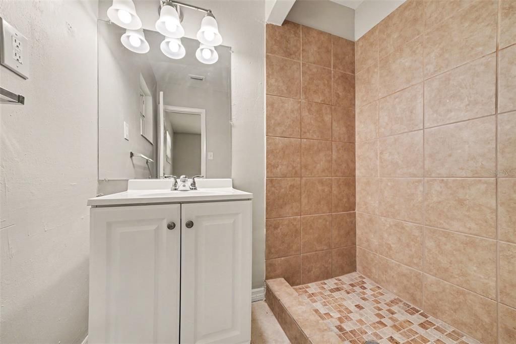 На продажу: $239,900 (3 спален, 2 ванн, 1171 Квадратных фут)