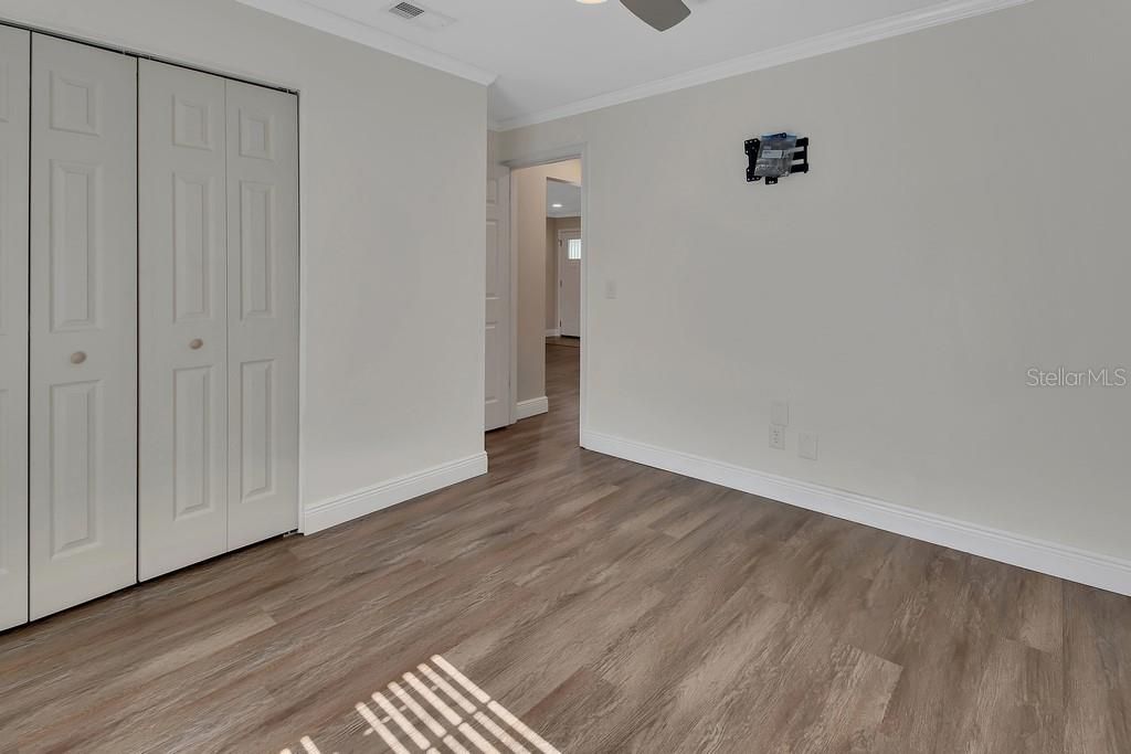 Activo con contrato: $349,900 (3 camas, 2 baños, 1636 Pies cuadrados)