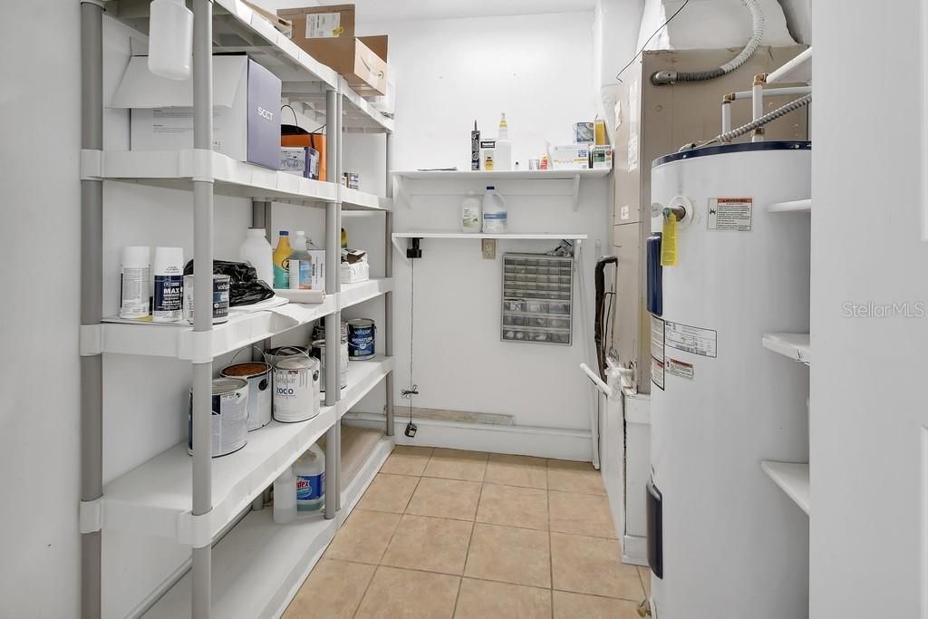 Activo con contrato: $349,900 (3 camas, 2 baños, 1636 Pies cuadrados)