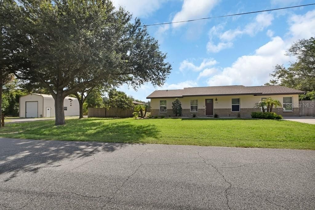 Activo con contrato: $349,900 (3 camas, 2 baños, 1636 Pies cuadrados)