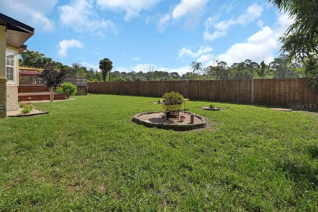 Activo con contrato: $349,900 (3 camas, 2 baños, 1636 Pies cuadrados)