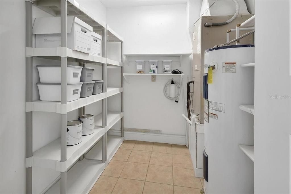 Activo con contrato: $349,900 (3 camas, 2 baños, 1636 Pies cuadrados)