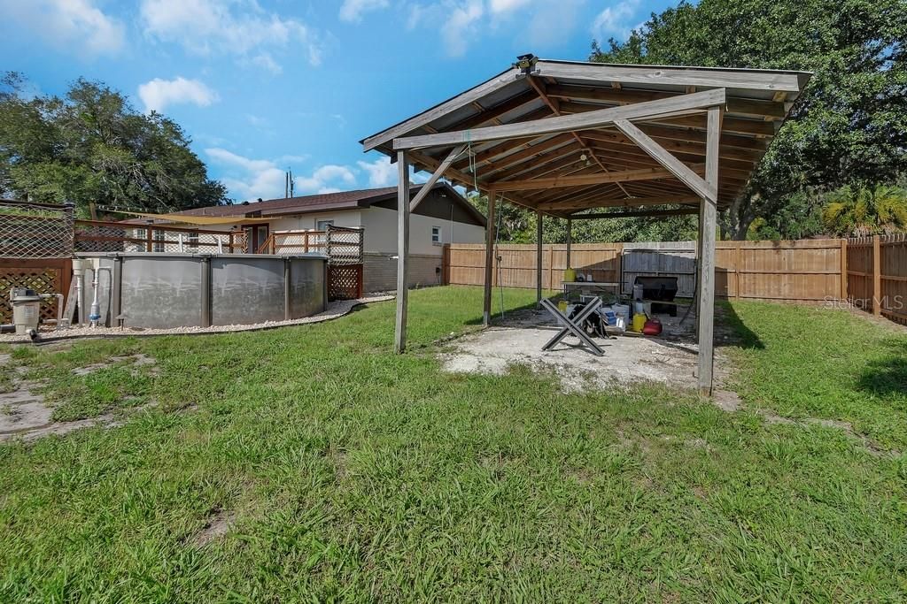 Activo con contrato: $349,900 (3 camas, 2 baños, 1636 Pies cuadrados)