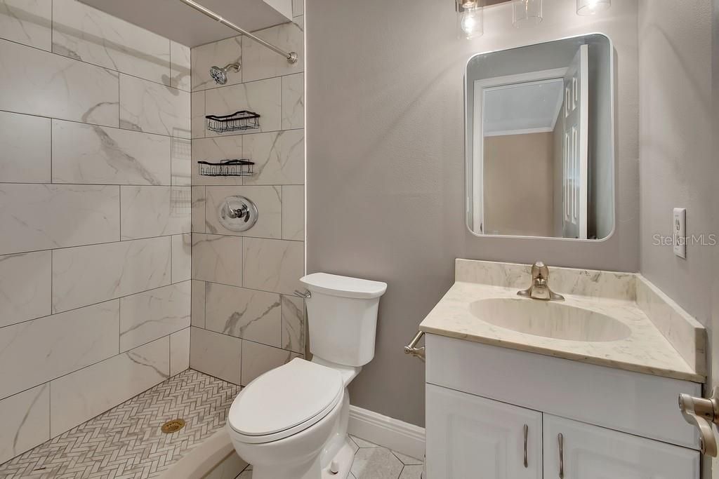 Activo con contrato: $349,900 (3 camas, 2 baños, 1636 Pies cuadrados)