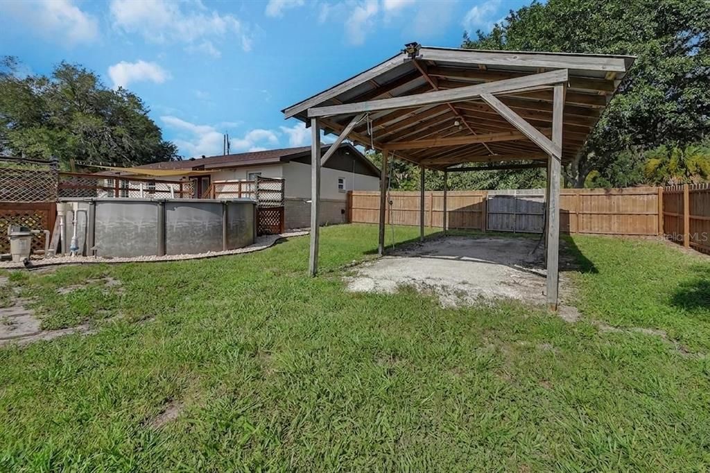 Activo con contrato: $349,900 (3 camas, 2 baños, 1636 Pies cuadrados)