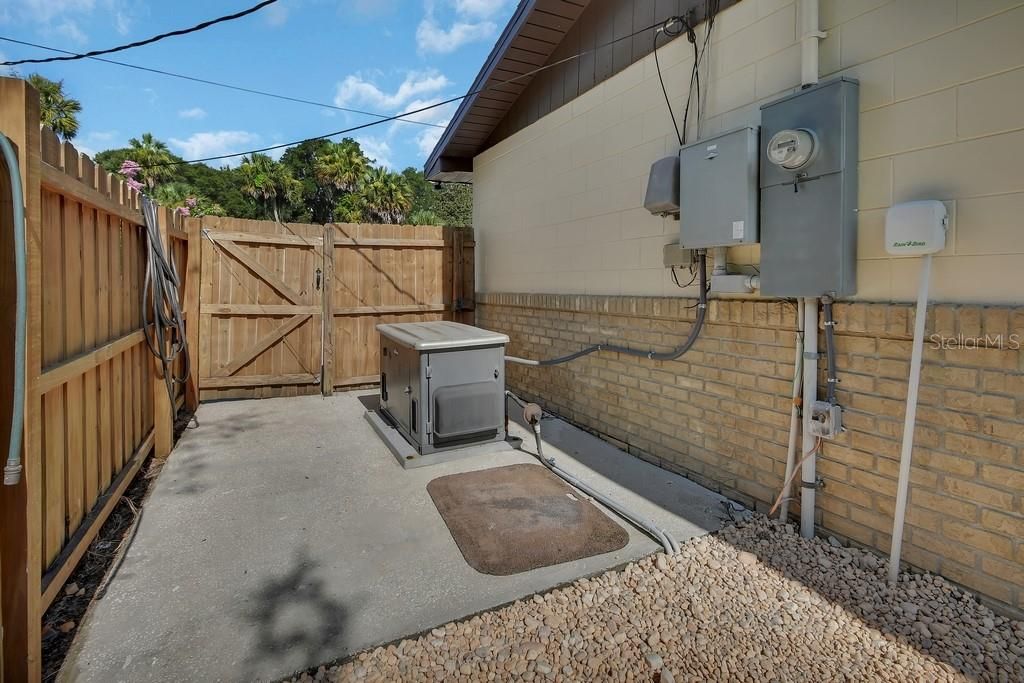 Activo con contrato: $349,900 (3 camas, 2 baños, 1636 Pies cuadrados)