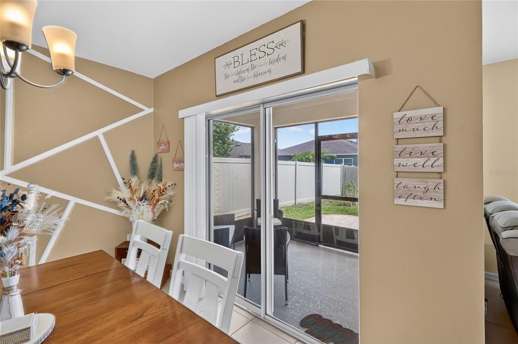 En Venta: $339,000 (4 camas, 2 baños, 1867 Pies cuadrados)