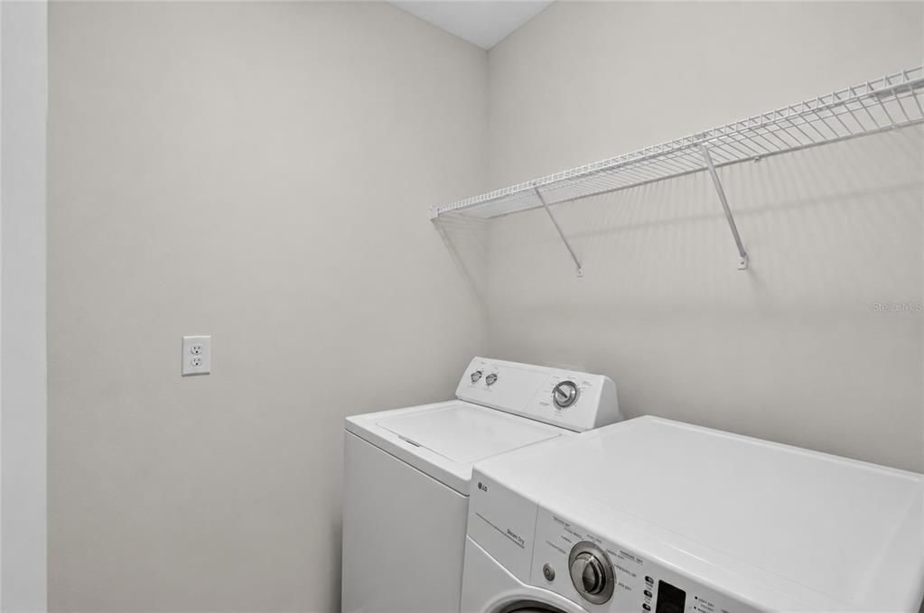 En Venta: $339,000 (4 camas, 2 baños, 1867 Pies cuadrados)