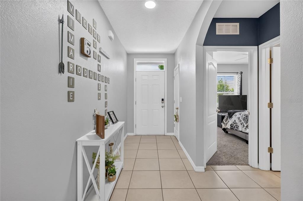 En Venta: $339,000 (4 camas, 2 baños, 1867 Pies cuadrados)