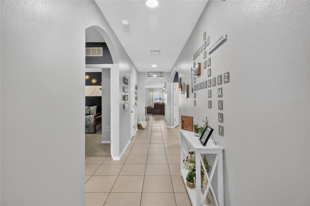 En Venta: $339,000 (4 camas, 2 baños, 1867 Pies cuadrados)
