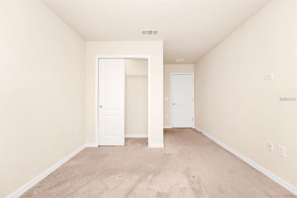 For Sale: $380,000 (5 beds, 4 baths, 2281 Square Feet)