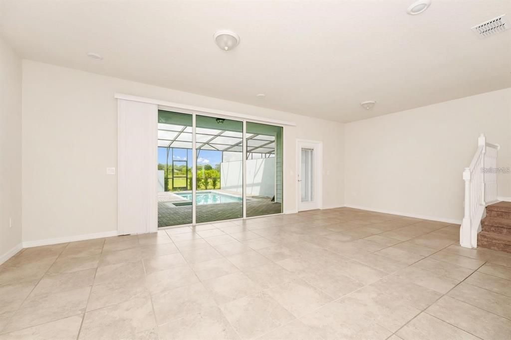 For Sale: $380,000 (5 beds, 4 baths, 2281 Square Feet)