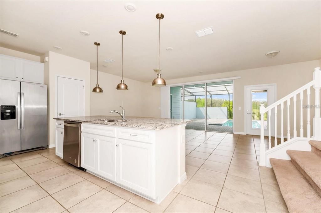 For Sale: $380,000 (5 beds, 4 baths, 2281 Square Feet)