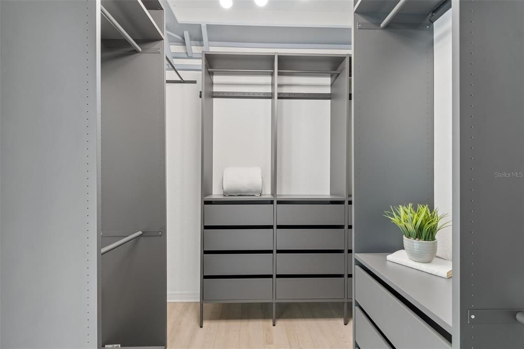 На продажу: $299,900 (3 спален, 2 ванн, 1736 Квадратных фут)