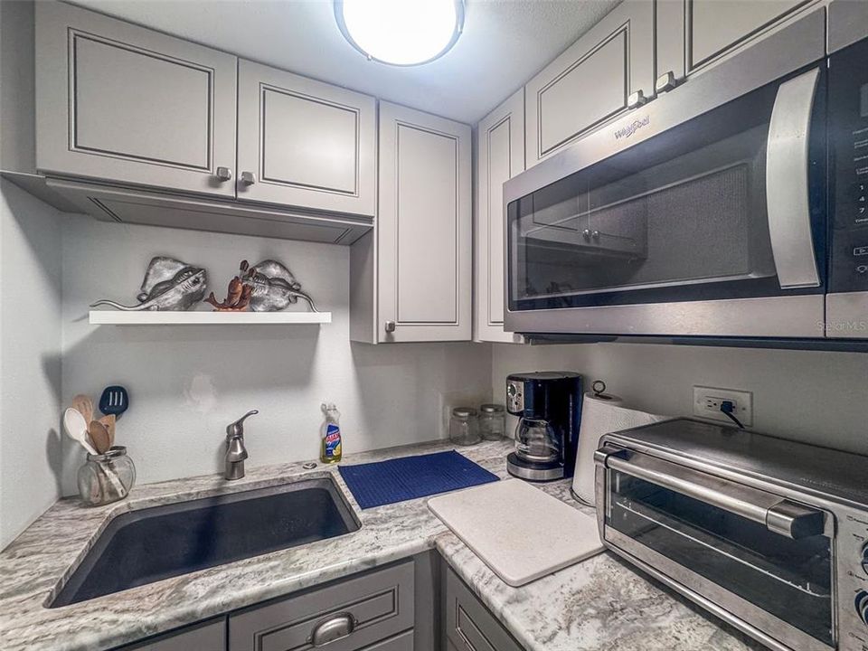 В аренду: $2,400 (1 спален, 1 ванн, 885 Квадратных фут)