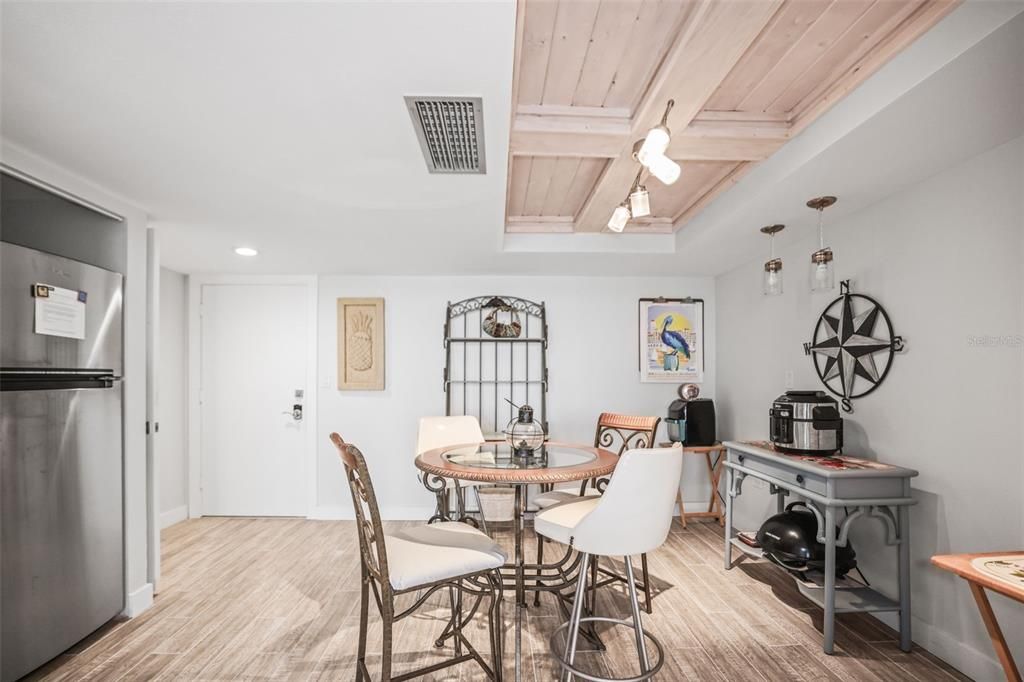 В аренду: $2,400 (1 спален, 1 ванн, 885 Квадратных фут)