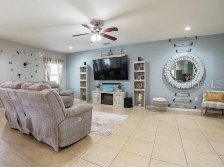 En Venta: $514,900 (3 camas, 3 baños, 2720 Pies cuadrados)