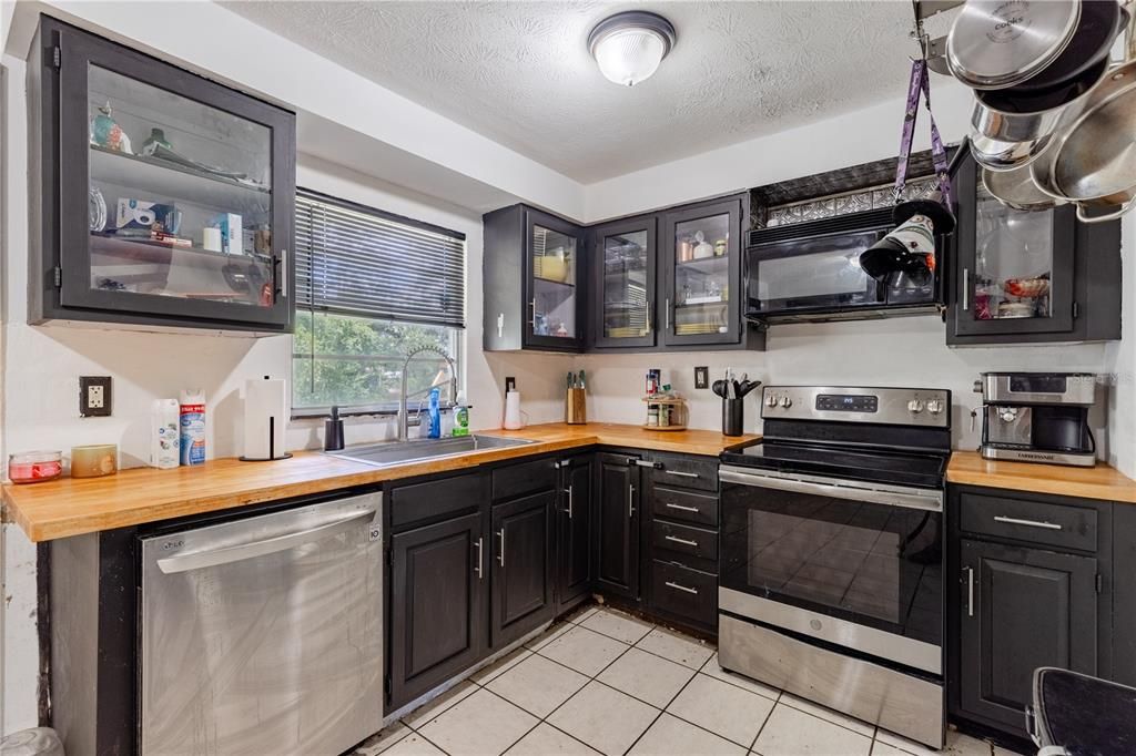 En Venta: $239,900 (3 camas, 2 baños, 1573 Pies cuadrados)