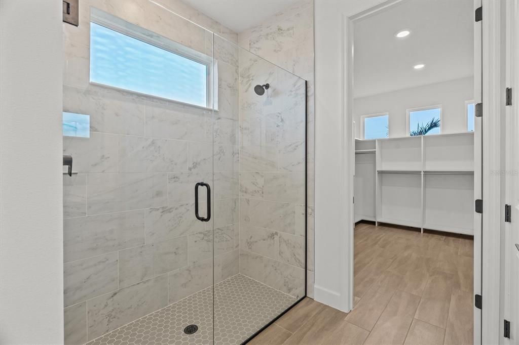 На продажу: $799,900 (4 спален, 3 ванн, 2824 Квадратных фут)