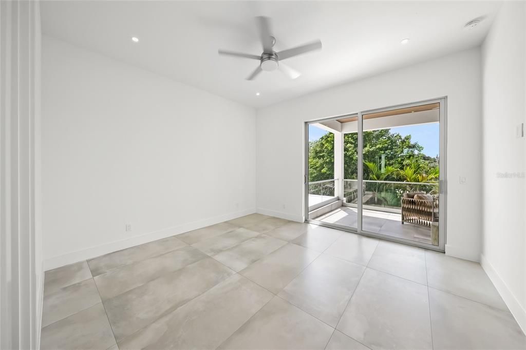 For Sale: $2,250,000 (6 beds, 6 baths, 3931 Square Feet)