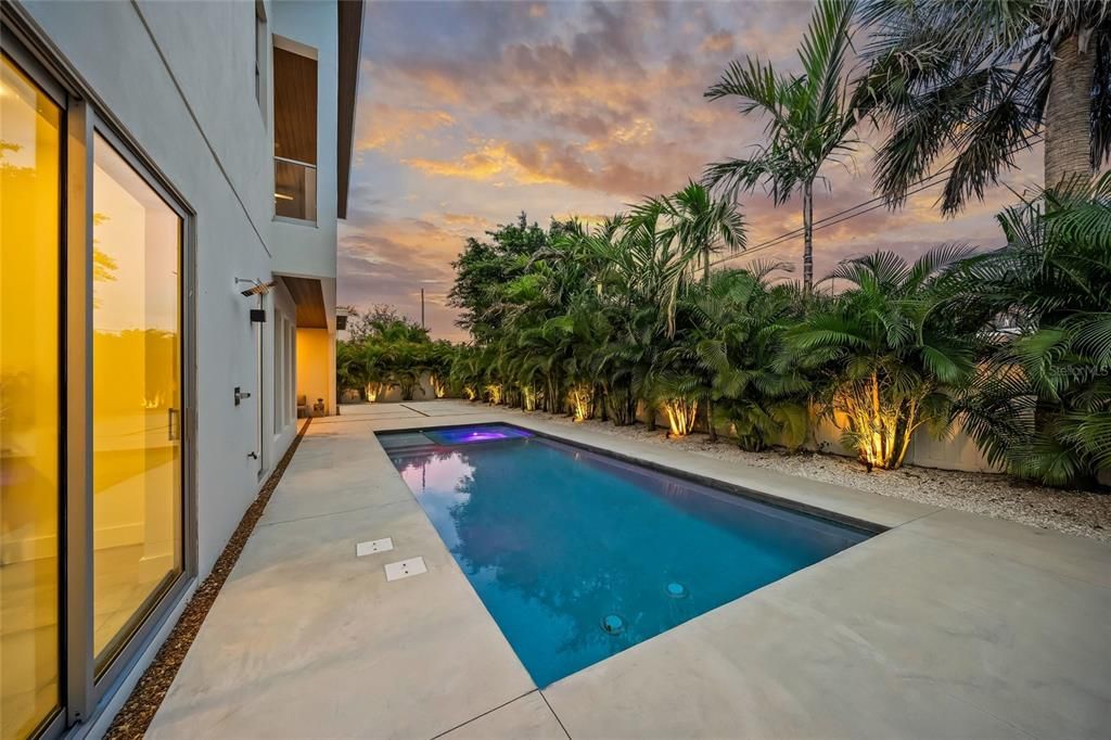 For Sale: $2,250,000 (6 beds, 6 baths, 3931 Square Feet)