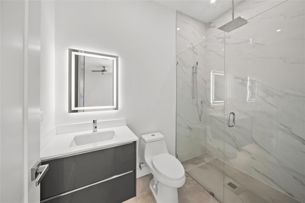 For Sale: $2,250,000 (6 beds, 6 baths, 3931 Square Feet)