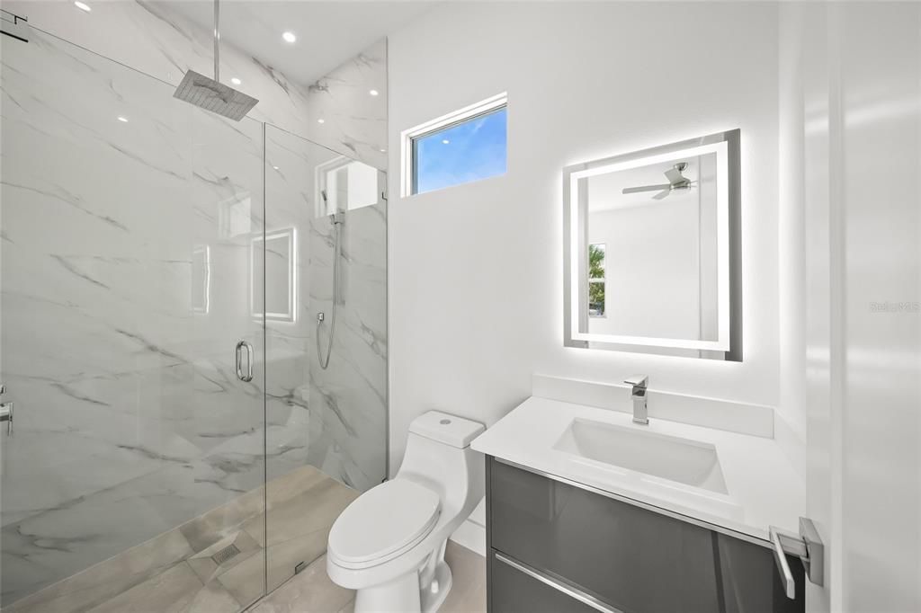 For Sale: $2,250,000 (6 beds, 6 baths, 3931 Square Feet)