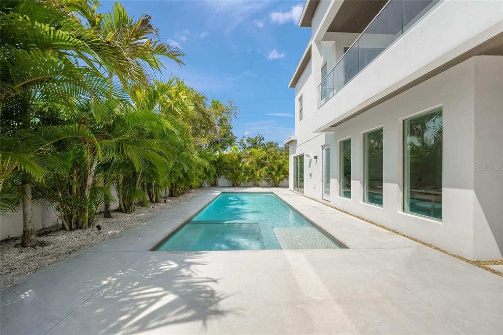For Sale: $2,250,000 (6 beds, 6 baths, 3931 Square Feet)