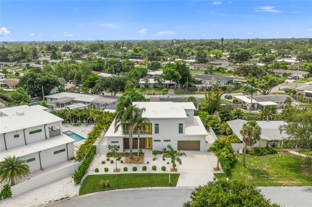 For Sale: $2,250,000 (6 beds, 6 baths, 3931 Square Feet)
