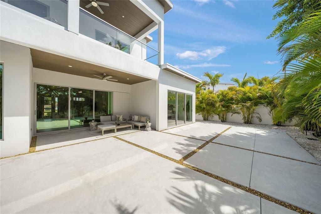 For Sale: $2,250,000 (6 beds, 6 baths, 3931 Square Feet)
