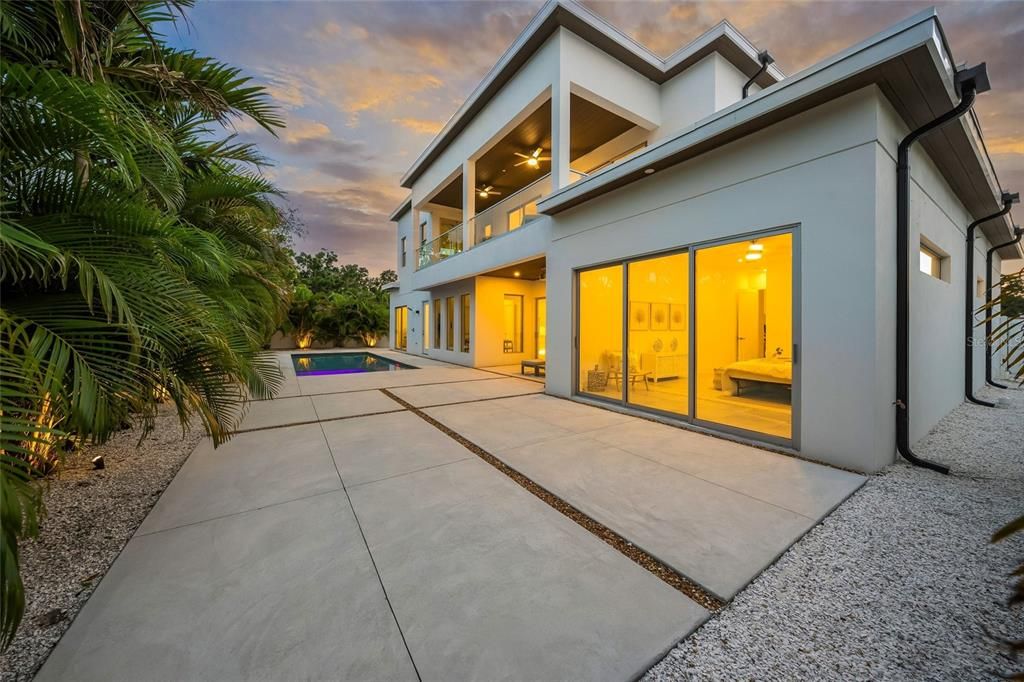 For Sale: $2,250,000 (6 beds, 6 baths, 3931 Square Feet)