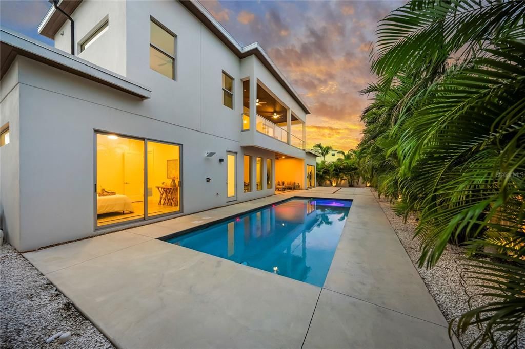 For Sale: $2,250,000 (6 beds, 6 baths, 3931 Square Feet)