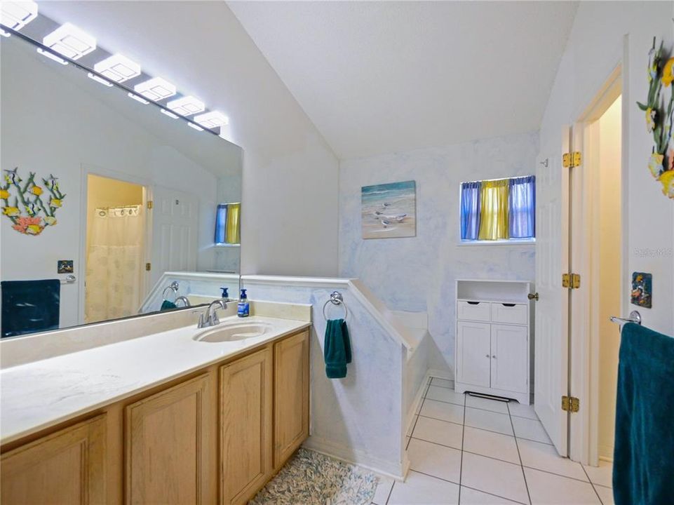 En Venta: $320,000 (3 camas, 2 baños, 1817 Pies cuadrados)
