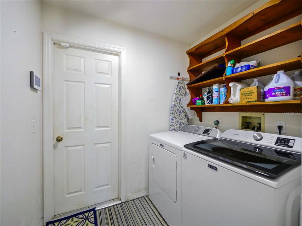 En Venta: $320,000 (3 camas, 2 baños, 1817 Pies cuadrados)