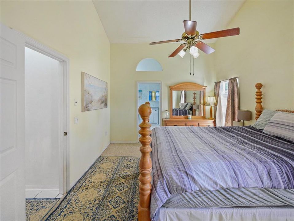 En Venta: $320,000 (3 camas, 2 baños, 1817 Pies cuadrados)