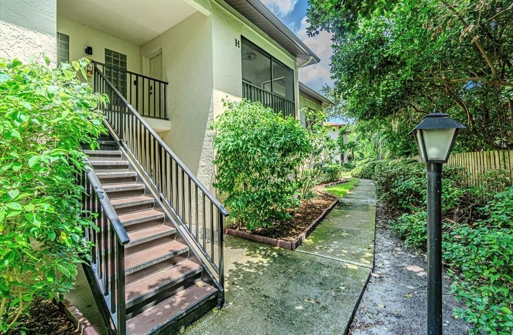 For Rent: $1,750 (2 beds, 2 baths, 1070 Square Feet)